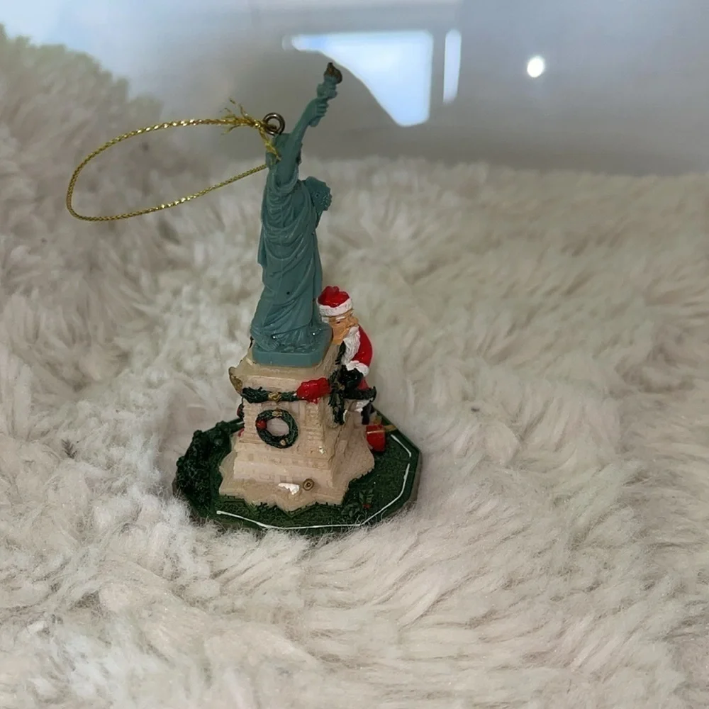 Xmas ornament NWT a molded thick piece of plastic from New York